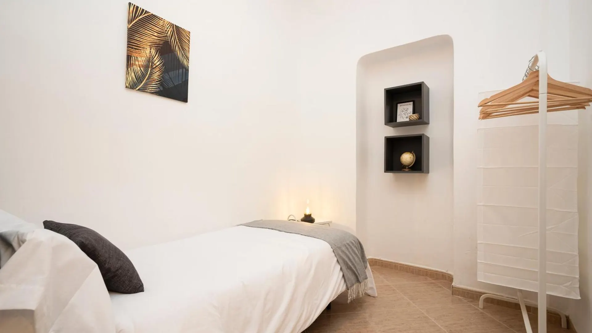 Encanto Nazari, By Daimar Granada